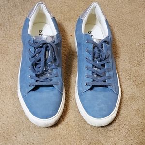 B BLASS MEN'S BLUE SNEAKERS...SIZE 9.5